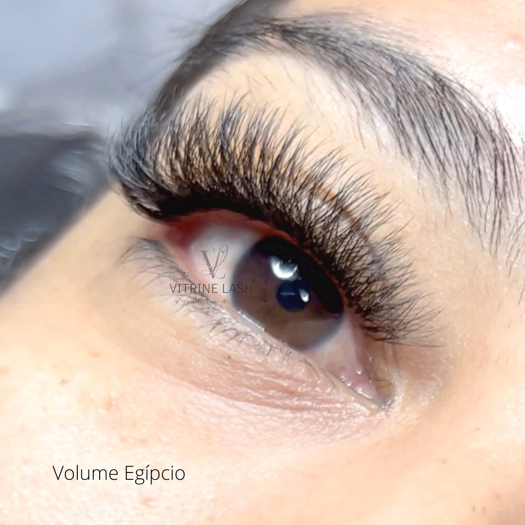 Aplicação de volume egípcio do Studio Vitrine Lash
